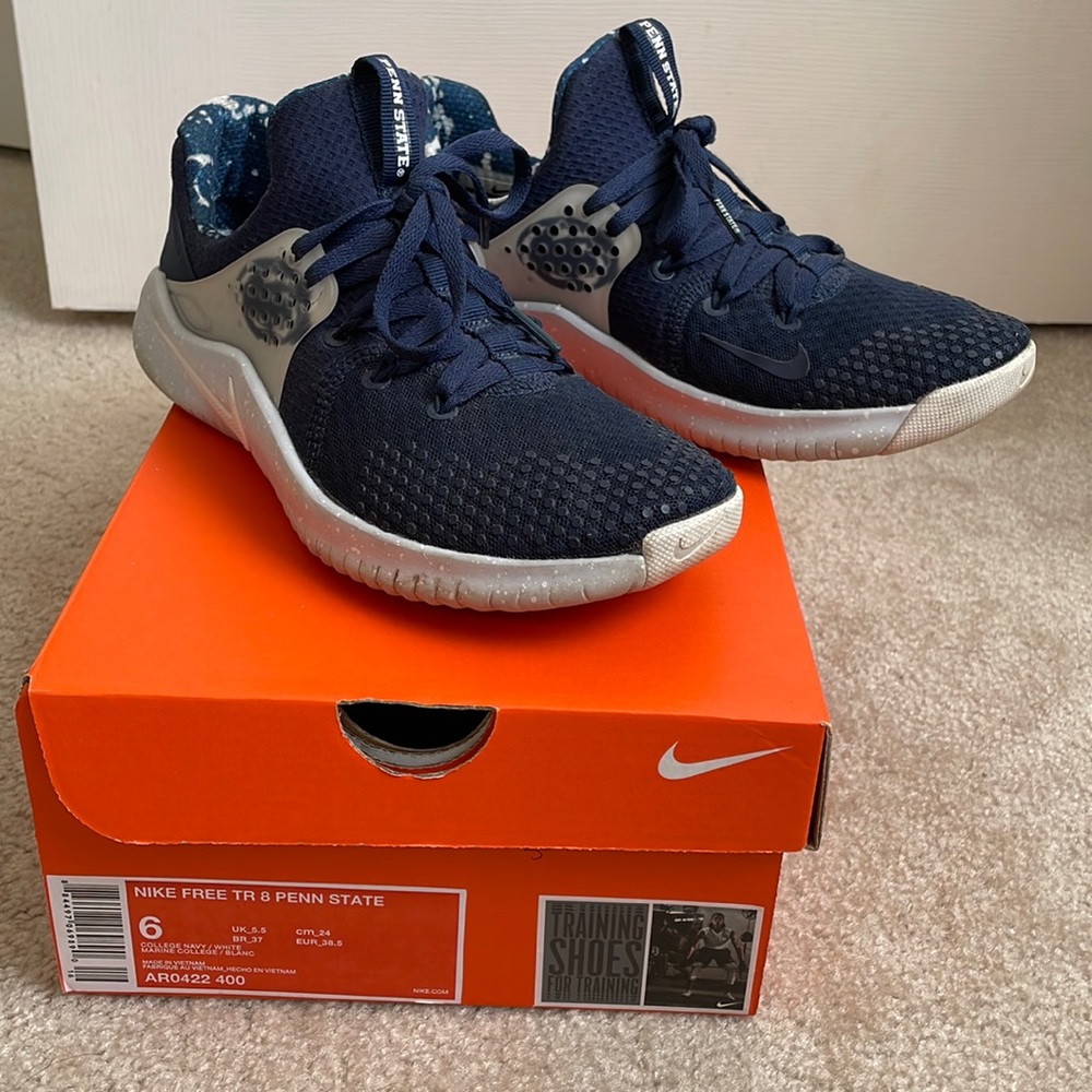Nike TR 8 Penn State Sneakers